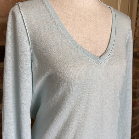 GAP Soft Minty Blue Linen V-Neck Tunic Sweater Ribbed Side Insets Vented Hem - Picture 3 of 12